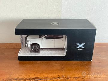 Mercedes Benz Classe X - Norev 1:18