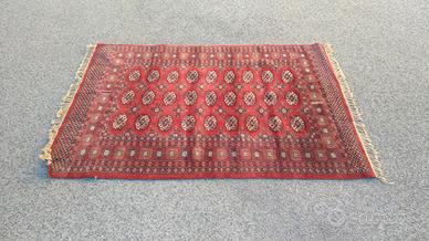 Tappeto tipo persiano rosso