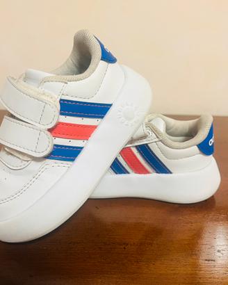 Scarpe adidas con strappi num 21