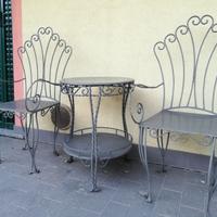 Tavoli e poltrone da giardino