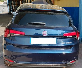 Fiat Tipo 1.6 MJT 120 CV - danneggiata.