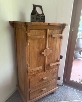 Mobile/armadio  artigianale  in teak