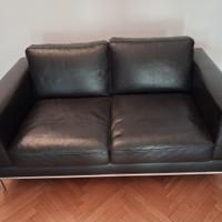 Divano pelle nera IKEA
