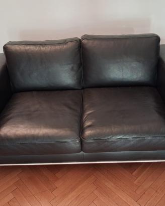 Divano pelle nera IKEA