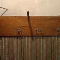 Attaccapanni vintage in legno e tessuto anni '50