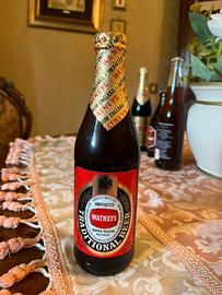 bottiglia di Watneys Traditional Red Beer