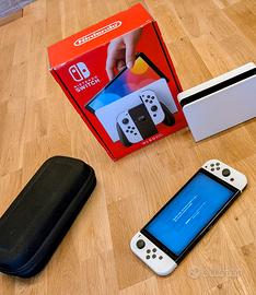 Nintendo Switch OLED + Custodia e Scatola
