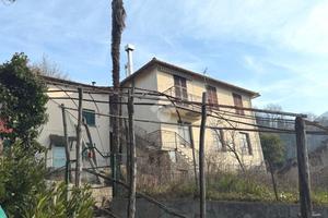 BIFAMILIARE A SERRA RICCÒ