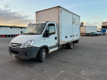 Iveco Daily 35c12 con sponda idraulica