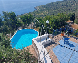 Villa vista mare con piscina privata