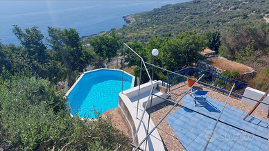 Villa vista mare con piscina privata