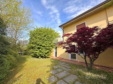 VILLA SINGOLA A TREBASELEGHE