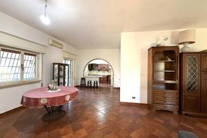 VILLA SINGOLA A NETTUNO