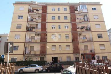 3 LOCALI A BRINDISI