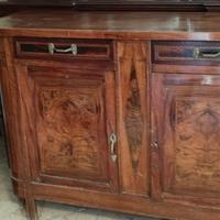 Vetrina in radica di noce