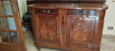 Vetrina in radica di noce