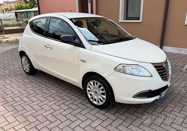 Lancia Ypsilon 1.2 Benzina Adatta a Neopatentati