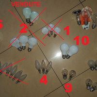14 lampadine ad incandescenza + 2 alogene, usate