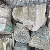 Capitelli in pietra