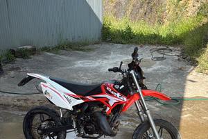 Motorino Beta 50 CC MOTARD