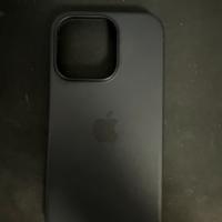 Cover iphone 16 pro nera(prezzo trattabile)