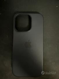 Cover iphone 16 pro nera(prezzo trattabile)