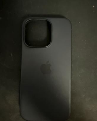 Cover iphone 16 pro nera(prezzo trattabile)