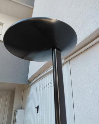lampada  piantana in metallo nera 