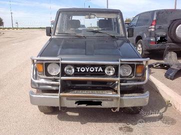 Toyota land cruiser lj 70