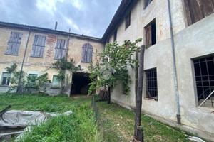 CASA DI CORTE A CASTAGNOLE PIEMONTE