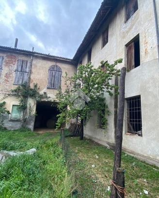 CASA DI CORTE A CASTAGNOLE PIEMONTE