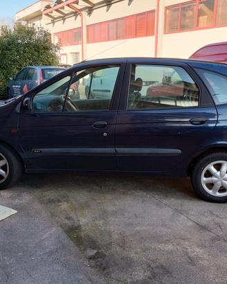 Renault Megane Mégane Scénic 1.8 16V cat Magnifica