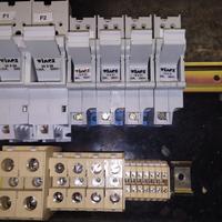 Portafusibili e morsettiera da quadro