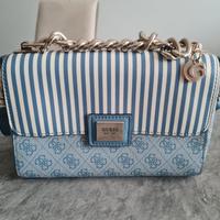 Borsa Guess azzurra in pelle 