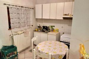 Vezzano Casa indipendente di mq 300 con giardino