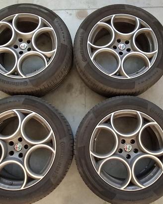Cerchi Alfa Romeo Giulia e Stelvio da 19 gommati