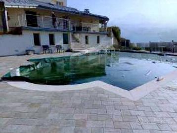 Immobile in asta di 431 m² con più di 5 locali a L