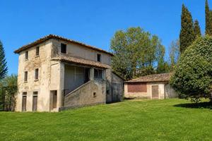 Rustico / Casale di 200 m² con più di 5 locali a C