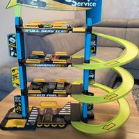 parcheggio multipiano per macchinine