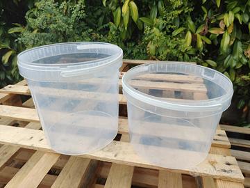 secchi in plastica con coperchio, 2 tipi