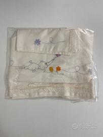 Set lenzuolino ricamato a mano neonato/a bambino/a