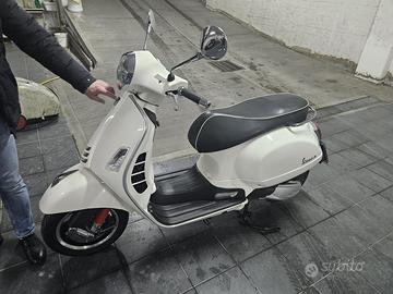 Vespa GTS 300