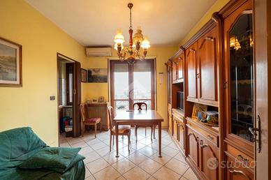 3 LOCALI A RIVA PRESSO CHIERI