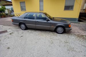Mercedes 200 e