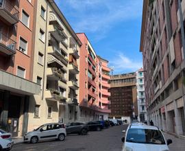 Spazioso box singolo in Valverde libero subito
