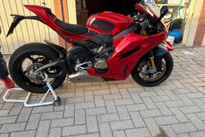 Ducati Panigale v4 s