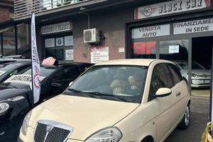 Lancia Ypsilon 1.2 16V Platino