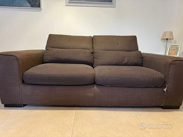 Divano 2 posti Poltronesofà + pouf