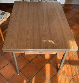 Tavola da cucina in legno