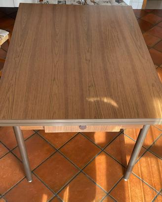 Tavola da cucina in legno